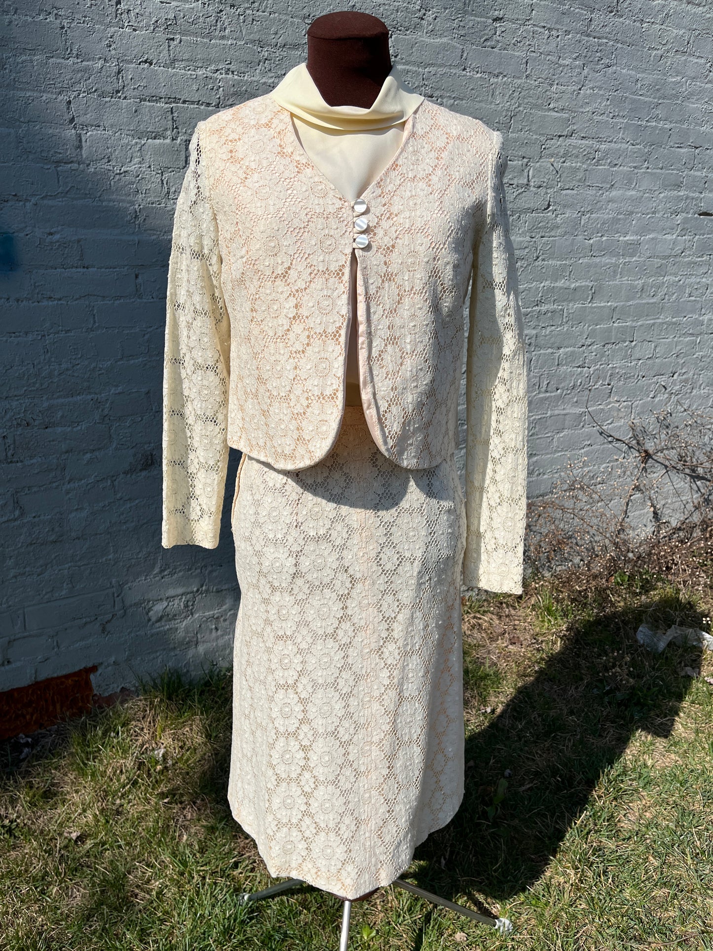 Vintage 1950s/1960s 3pc ILGWU Ivory Floral Lace Skirt & Jacket Set