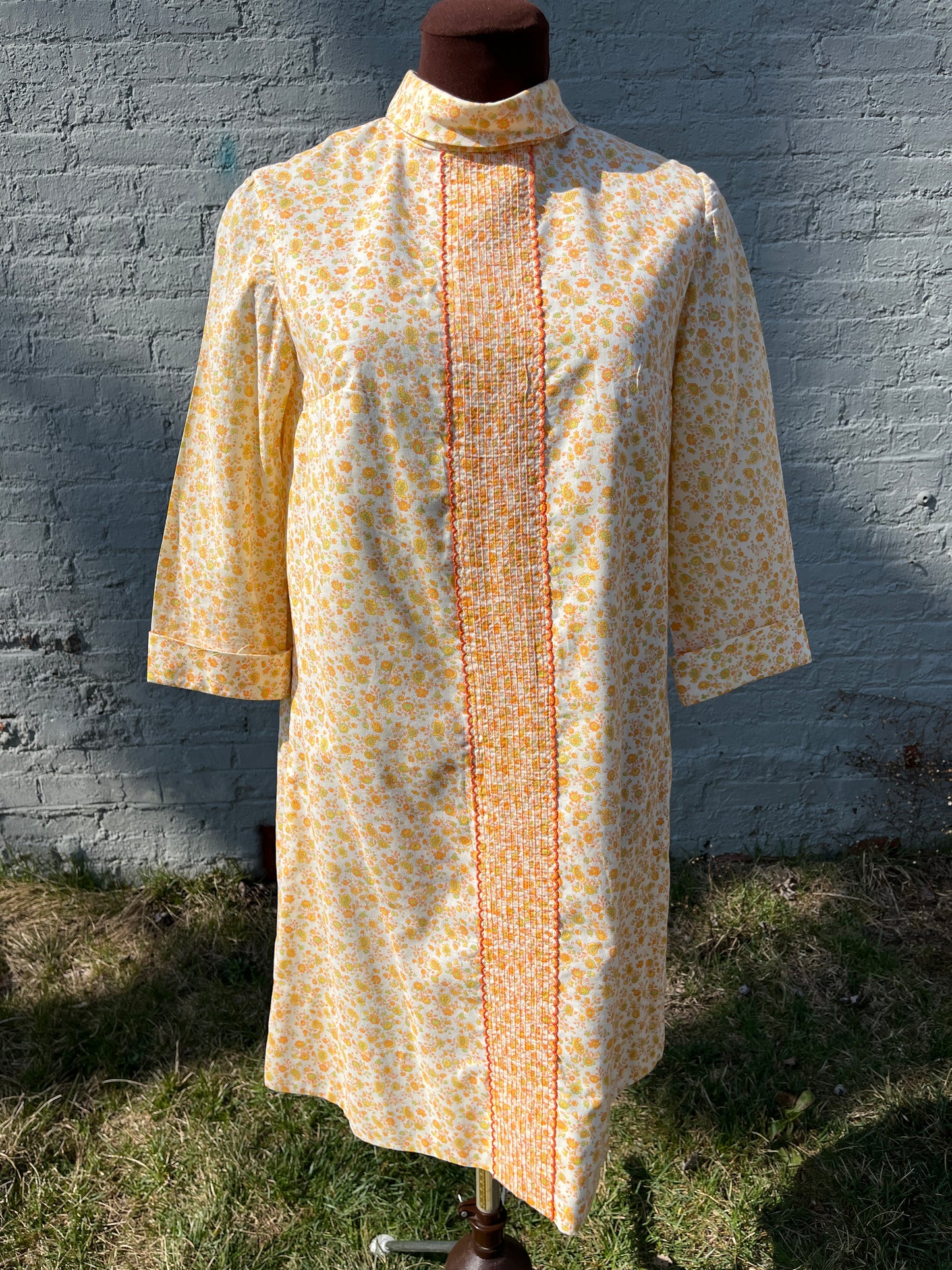 Vintage 1960s Orange Ditsy Floral Cotton Collared Mod Shift Dress