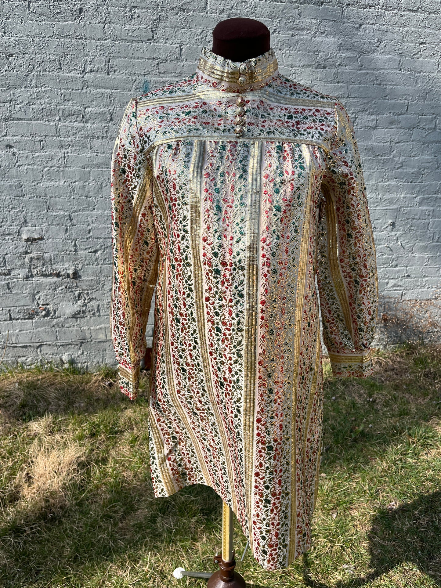 Vintage 1960s Misty Lane ILWGU Metallic Gold with Red & Green Holly Floral Mod Mini Shift Dress