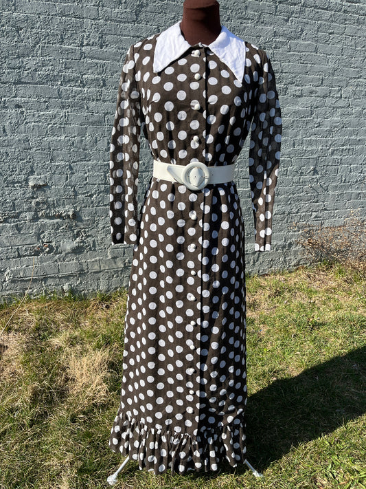 Vintage 1970s Jerrie Lurie Cotton Organdy Black & White Polka Dot Dagger Collar & Ruffle Hem with Belt